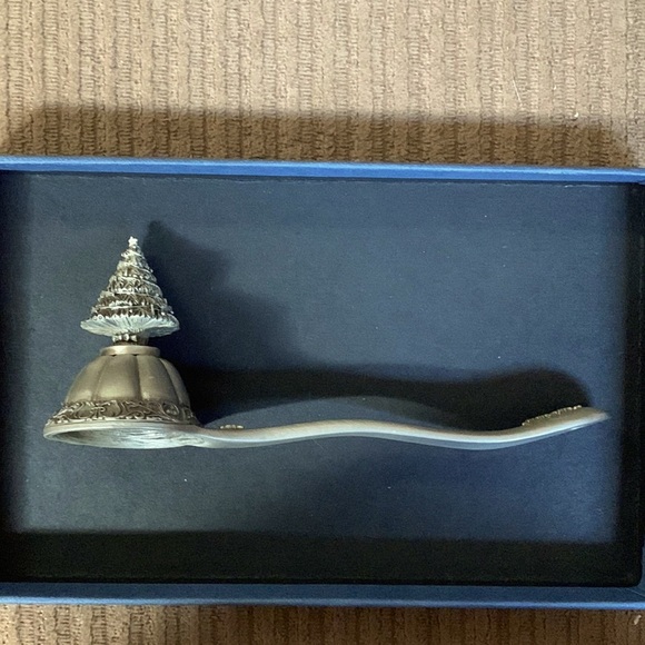 Fort Pewter Christmas Tree Candle Snuffer - Picture 2 of 7
